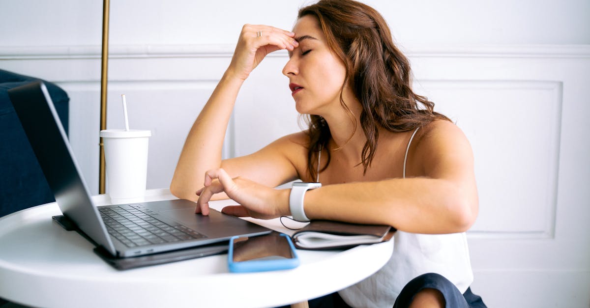 Le burn-out : comprendre ses impacts dévastateurs sur notre cerveau