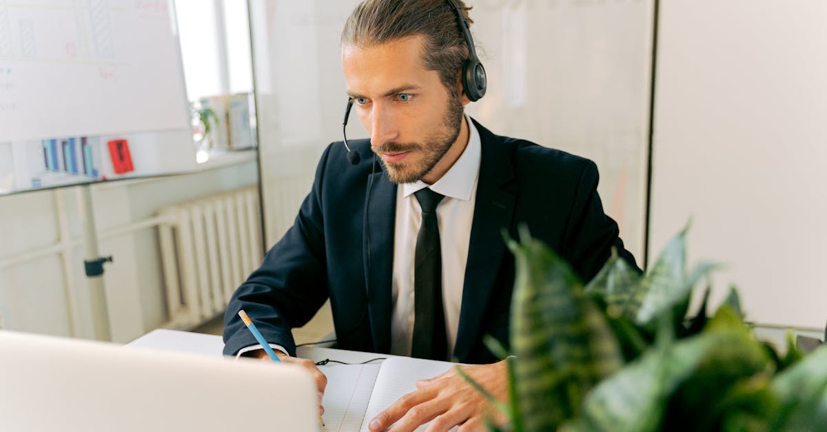 découvrez l'art de l'écoute active : une compétence essentielle pour améliorer vos relations personnelles et professionnelles. apprenez des techniques efficaces pour mieux comprendre et interagir avec les autres.