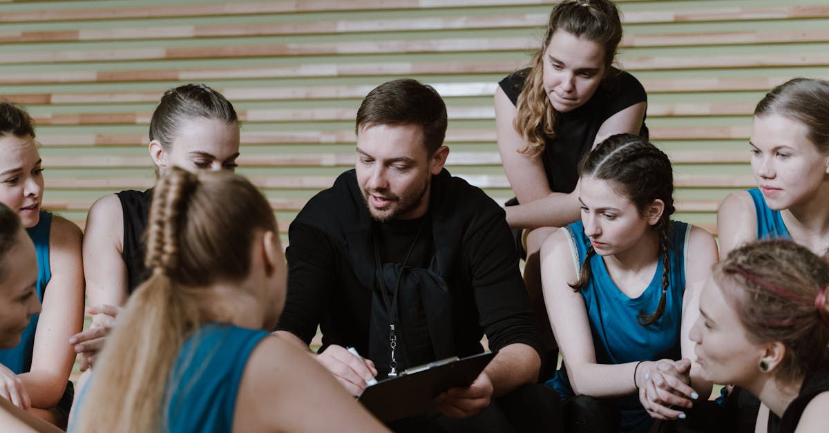 découvrez notre coaching de fitness en groupe, conçu pour vous motiver et vous aider à atteindre vos objectifs de santé. rejoignez une communauté dynamique et profitez d'entraînements variés adaptés à tous les niveaux. transformez votre routine d'exercice avec une approche collective inspirante!