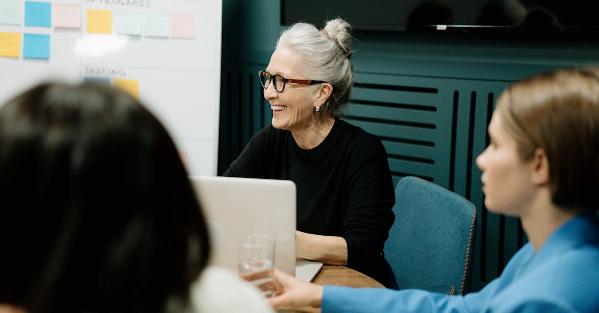 découvrez l'importance du mentorship : un accompagnement précieux qui favorise le développement personnel et professionnel, en permettant l'échange des connaissances et l'épanouissement des talents.