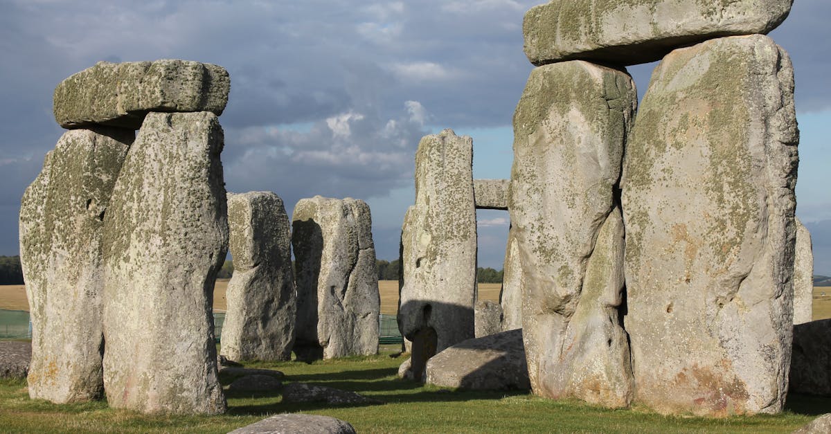 découvrez les mythes fascinants qui ont façonné les cultures à travers le temps. explorez des légendes et des récits captivants sur des dieux, des héros et des créatures mystiques, révélant des vérités profondes sur l'humanité et notre imagination.