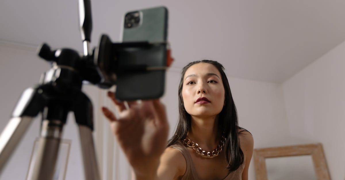 découvrez l'art du personal branding : construisez une image authentique et impactante pour vous démarquer sur le marché professionnel. apprenez à valoriser vos compétences et à séduire votre audience grâce à des stratégies efficaces.