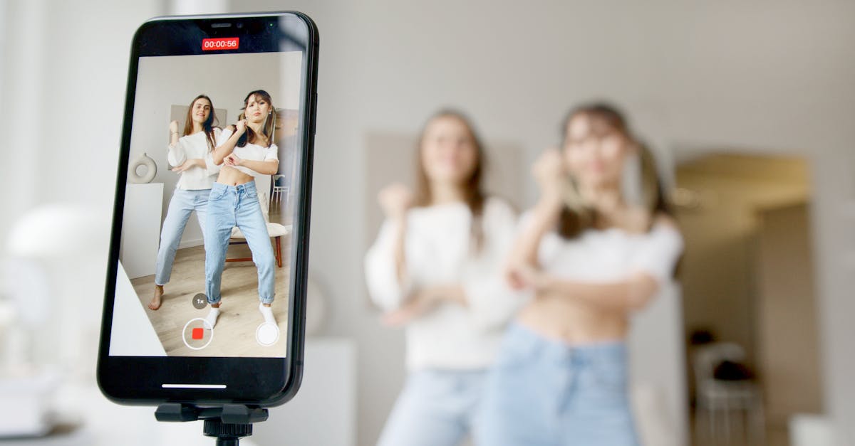 découvrez comment développer votre personal branding pour vous démarquer sur le marché professionnel. apprenez à construire une image authentique et impactante, à gérer votre réputation en ligne et à maximiser vos opportunités grâce à des stratégies efficaces.