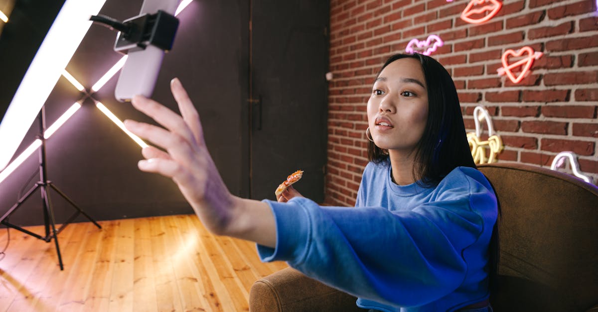découvrez l'art du personal branding et apprenez à construire une image de marque forte qui reflète votre identité unique. explorez des stratégies pratiques pour vous démarquer, renforcer votre présence en ligne et attirer les opportunités professionnelles.