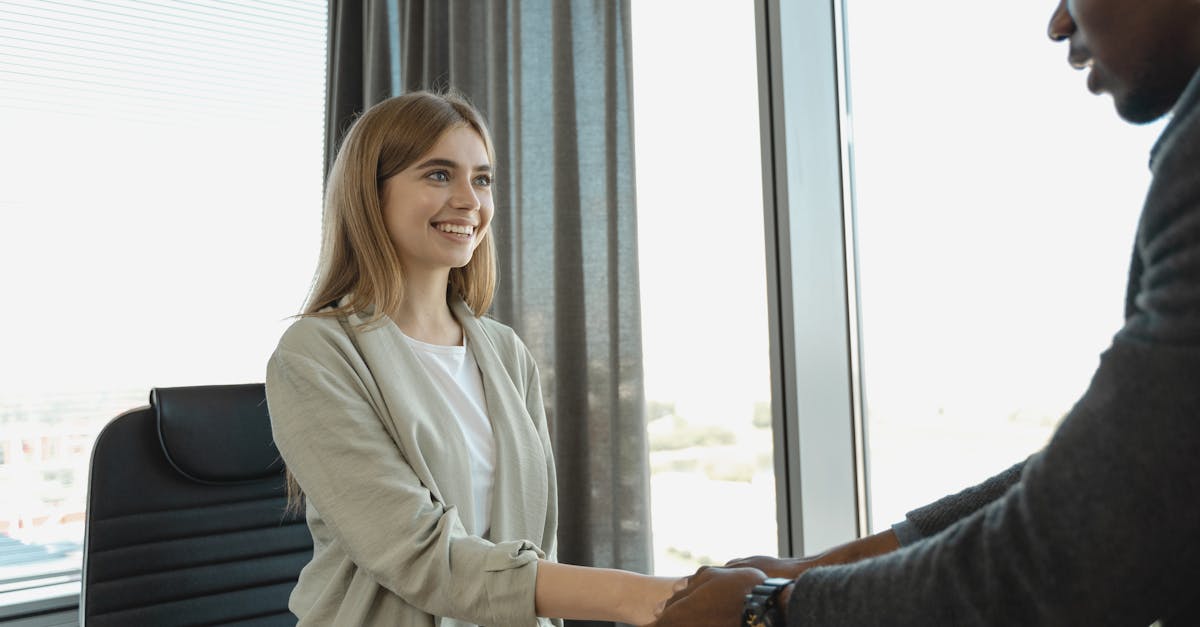 découvrez des stratégies efficaces pour booster votre carrière et atteindre vos objectifs professionnels. explorez des conseils sur le développement des compétences, le réseautage et les opportunités de formation pour avancer dans votre parcours professionnel.
