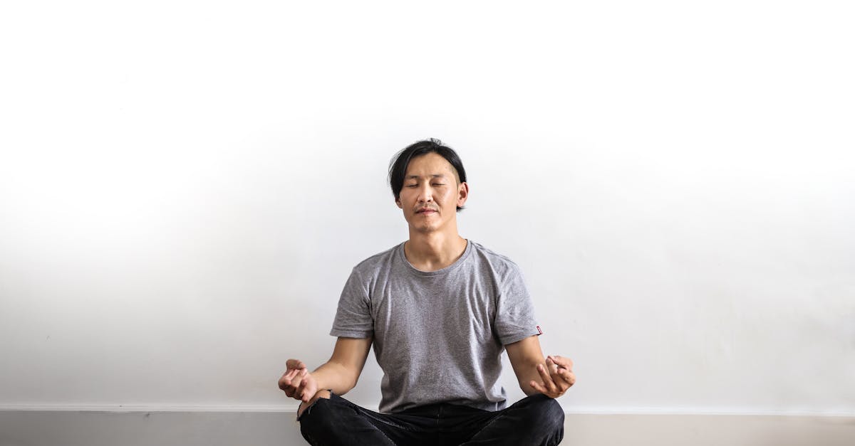 découvrez l'art de la pleine conscience (mindfulness) : une pratique essentielle pour réduire le stress, augmenter la concentration et améliorer votre bien-être mental. apprenez des techniques simples pour intégrer la mindfulness dans votre quotidien et explorez ses bienfaits sur votre santé physique et émotionnelle.