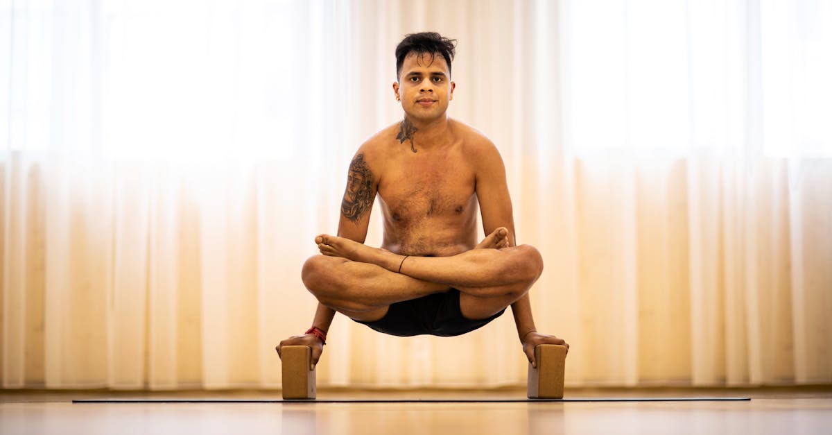 découvrez la méditation yogique, une pratique ancienne qui allie relaxation, concentration et spiritualité. plongez dans un voyage intérieur pour harmoniser votre corps et votre esprit, tout en développant votre pleine conscience. apprenez des techniques simples pour intégrer la méditation dans votre quotidien et améliorer votre bien-être.