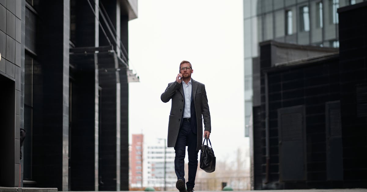 découvrez des stratégies efficaces pour réussir vos transitions professionnelles. que ce soit un changement de carrière, une promotion ou une reconversion, apprenez à naviguer dans ces étapes avec confiance et réussir votre évolution professionnelle.
